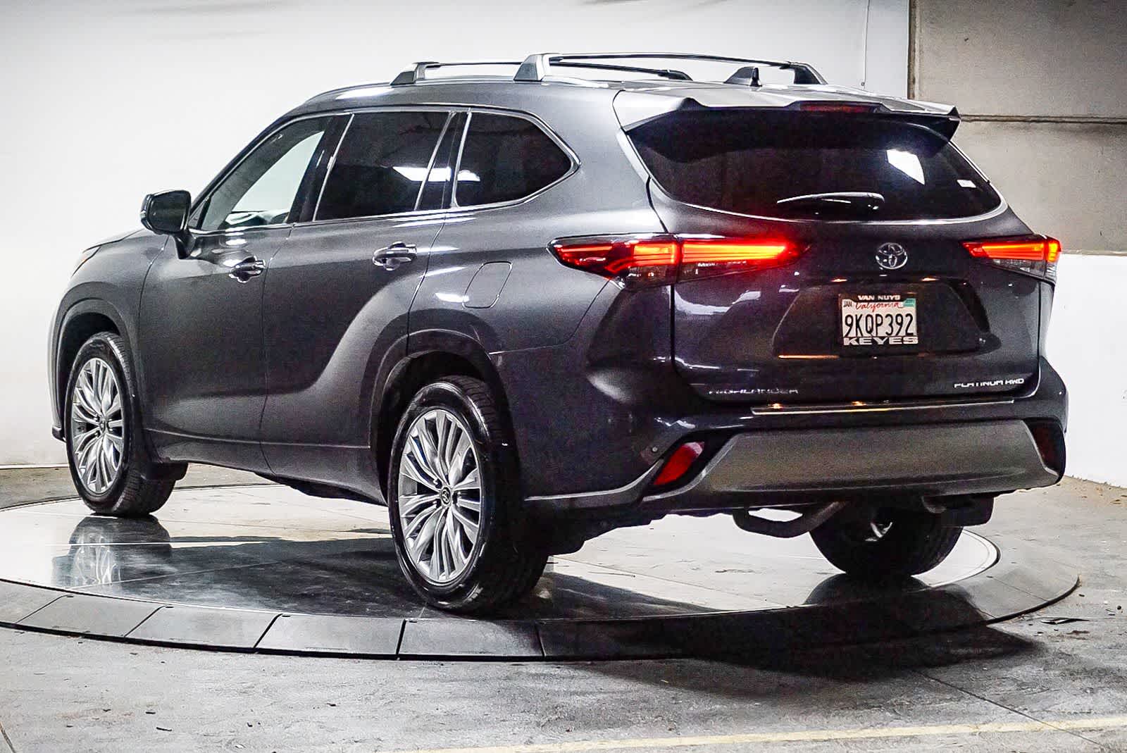 Thumbnail: 2023 Toyota Highlander - 2