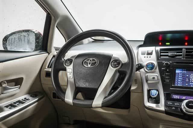 Thumbnail: 2013 Toyota Prius v - 15