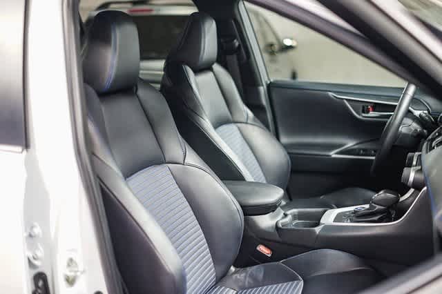 Thumbnail: 2019 Toyota RAV4 - 18