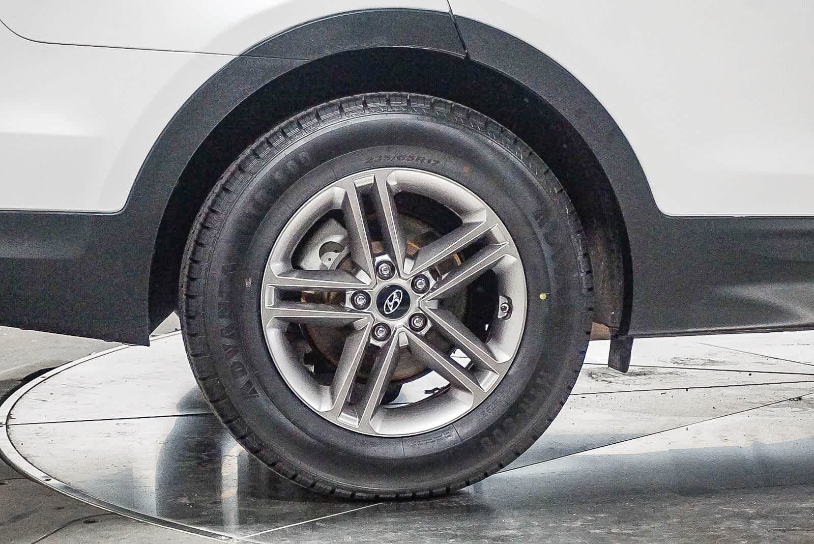 Thumbnail: 2017 Hyundai Santa Fe - 7