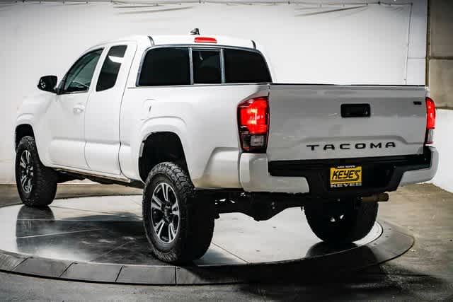 Thumbnail: 2020 Toyota Tacoma - 3