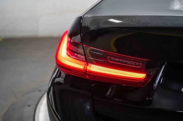 Thumbnail: 2022 BMW 3 Series - 11