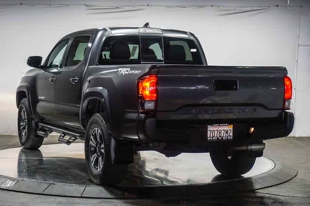 Thumbnail: 2018 Toyota Tacoma - 3