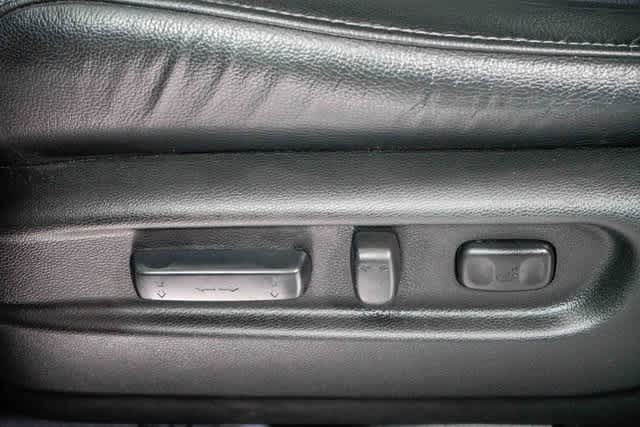 Thumbnail: 2017 Honda Pilot - 21