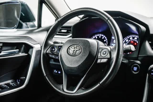 Thumbnail: 2022 Toyota RAV4 - 16
