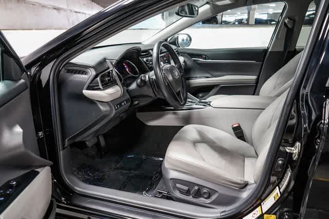 2019 Toyota Camry XSE 18