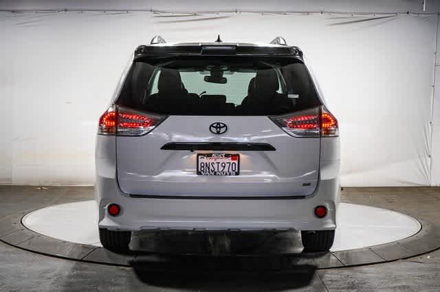 Thumbnail: 2020 Toyota Sienna - 4