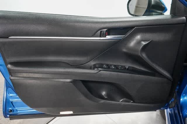 Thumbnail: 2019 Toyota Camry - 22