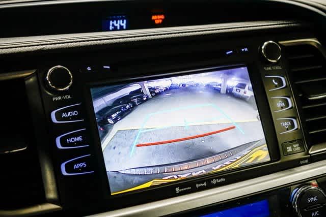 Thumbnail: 2019 Toyota Highlander - 25