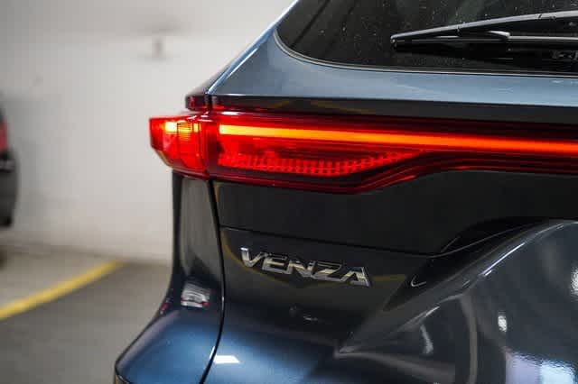 Thumbnail: 2022 Toyota Venza - 12