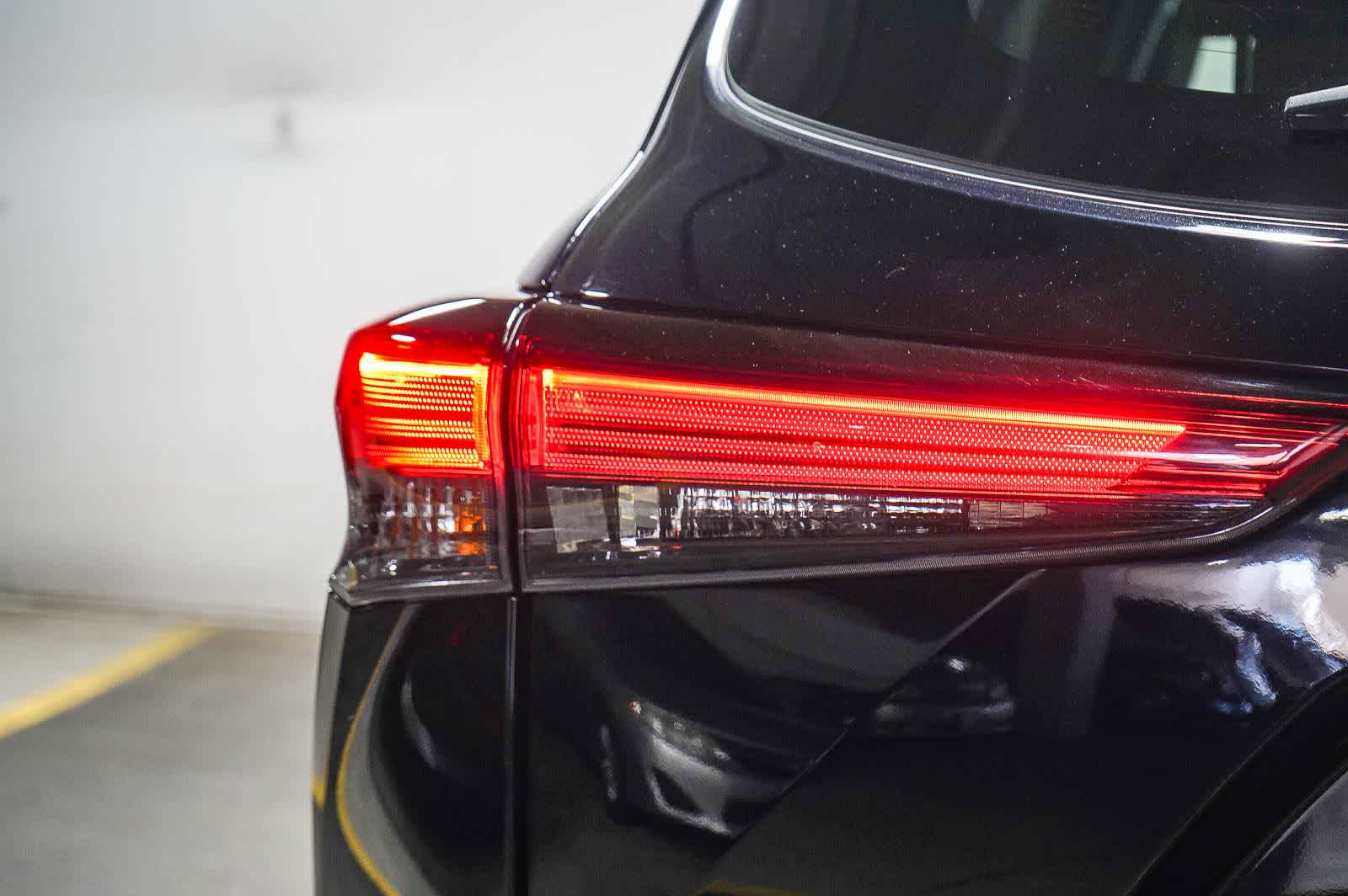 Thumbnail: 2023 Toyota Highlander - 11