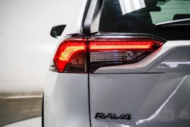 Thumbnail: 2021 Toyota RAV4 - 10