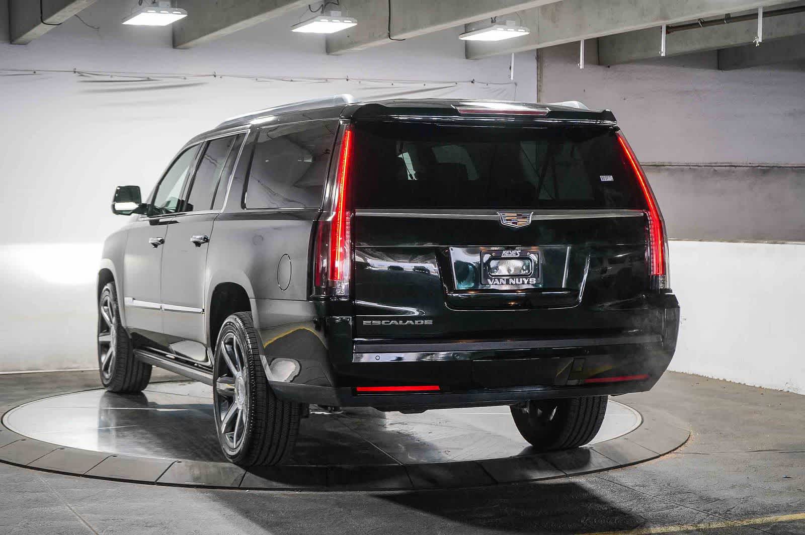 Thumbnail: 2016 Cadillac Escalade - 4