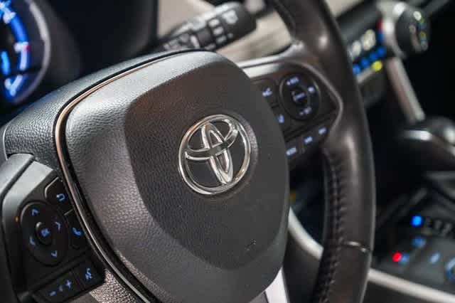 Thumbnail: 2021 Toyota RAV4 - 21