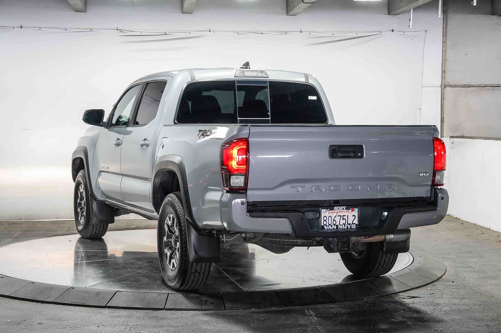 Thumbnail: 2018 Toyota Tacoma - 3