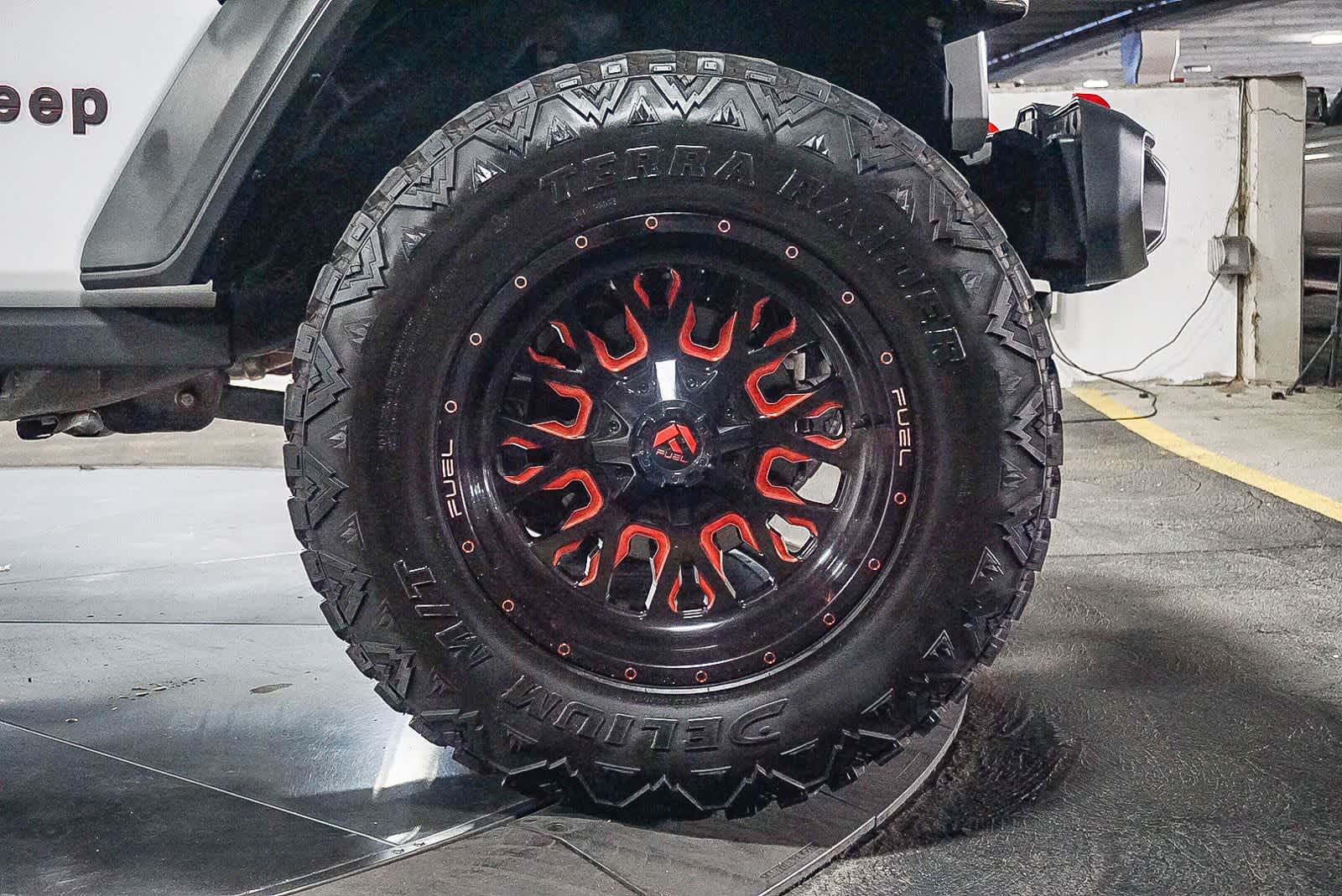 Thumbnail: 2020 Jeep Gladiator - 6