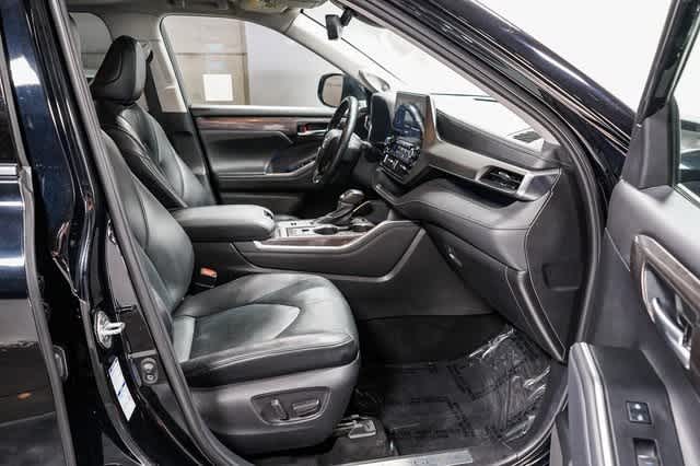 2021 Toyota Highlander Limited 17