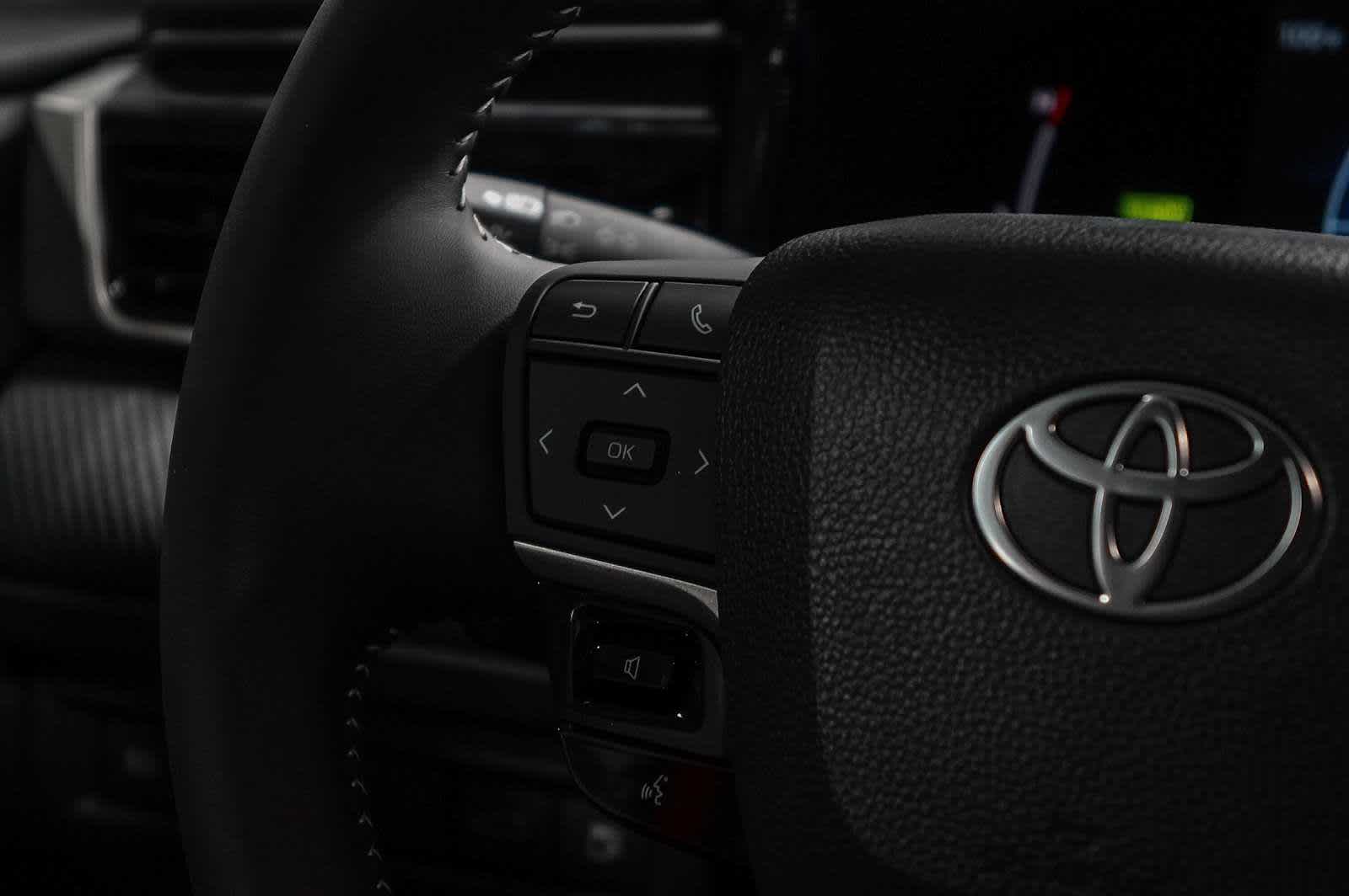 Thumbnail: 2025 Toyota Camry - 15