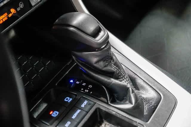 Thumbnail: 2021 Toyota RAV4 - 21