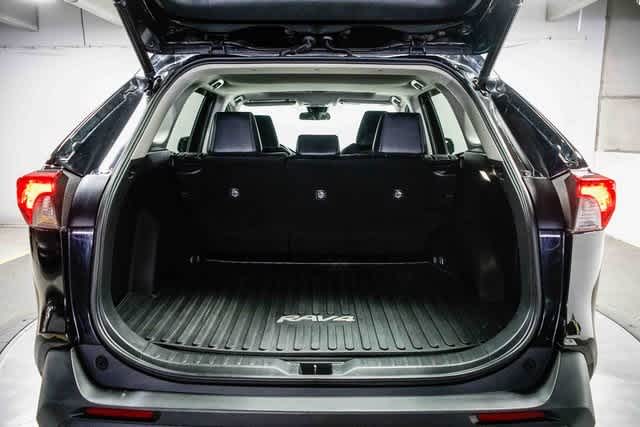 Thumbnail: 2022 Toyota RAV4 - 28