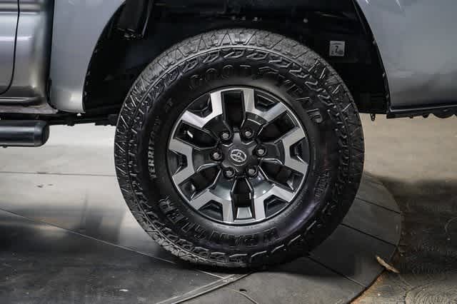 2019 Toyota Tacoma SR5 10