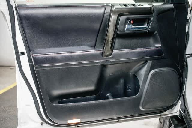 Thumbnail: 2019 Toyota 4Runner - 19