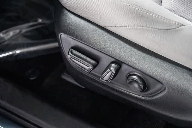 Thumbnail: 2022 Toyota Venza - 23