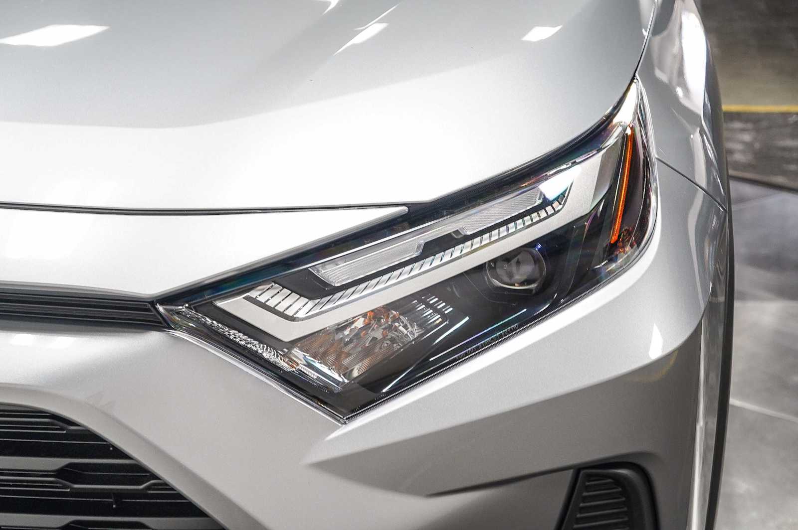 Thumbnail: 2025 Toyota RAV4 - 8