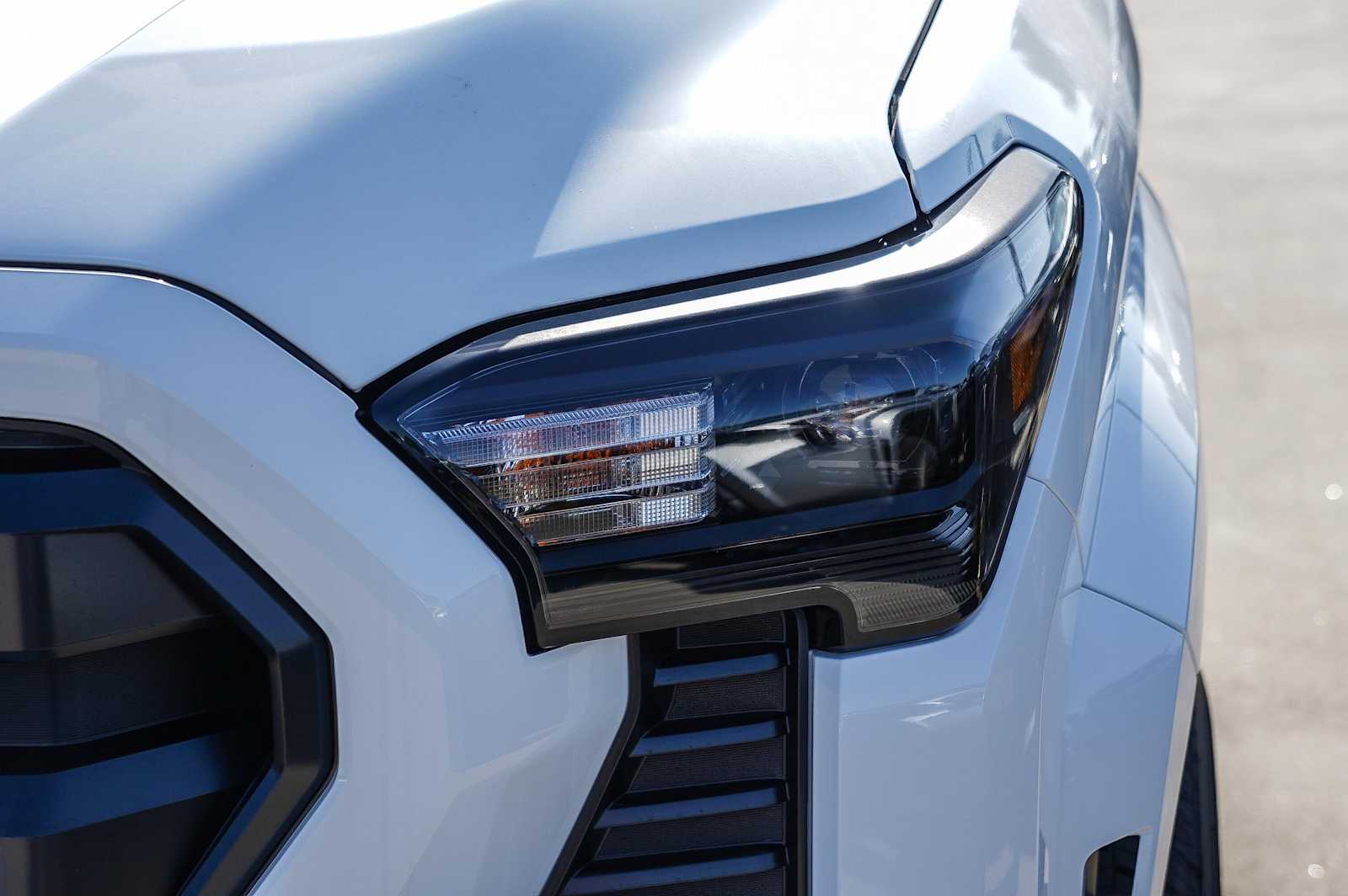 2025 Toyota Tacoma SR5 8