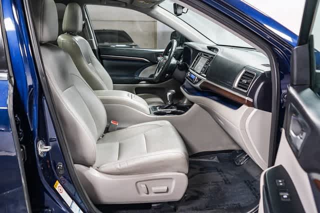 2014 Toyota Highlander Limited Platinum 17