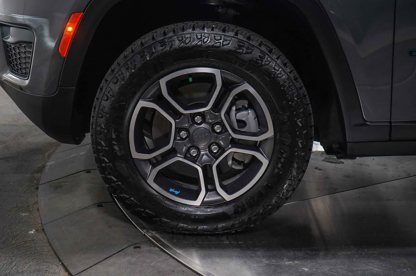 Thumbnail: 2023 Jeep Grand Cherokee - 9