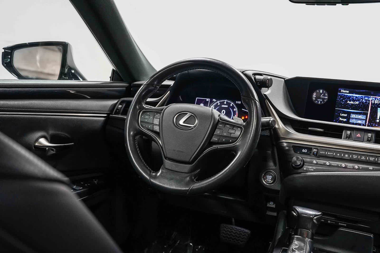Thumbnail: 2019 Lexus ES - 15