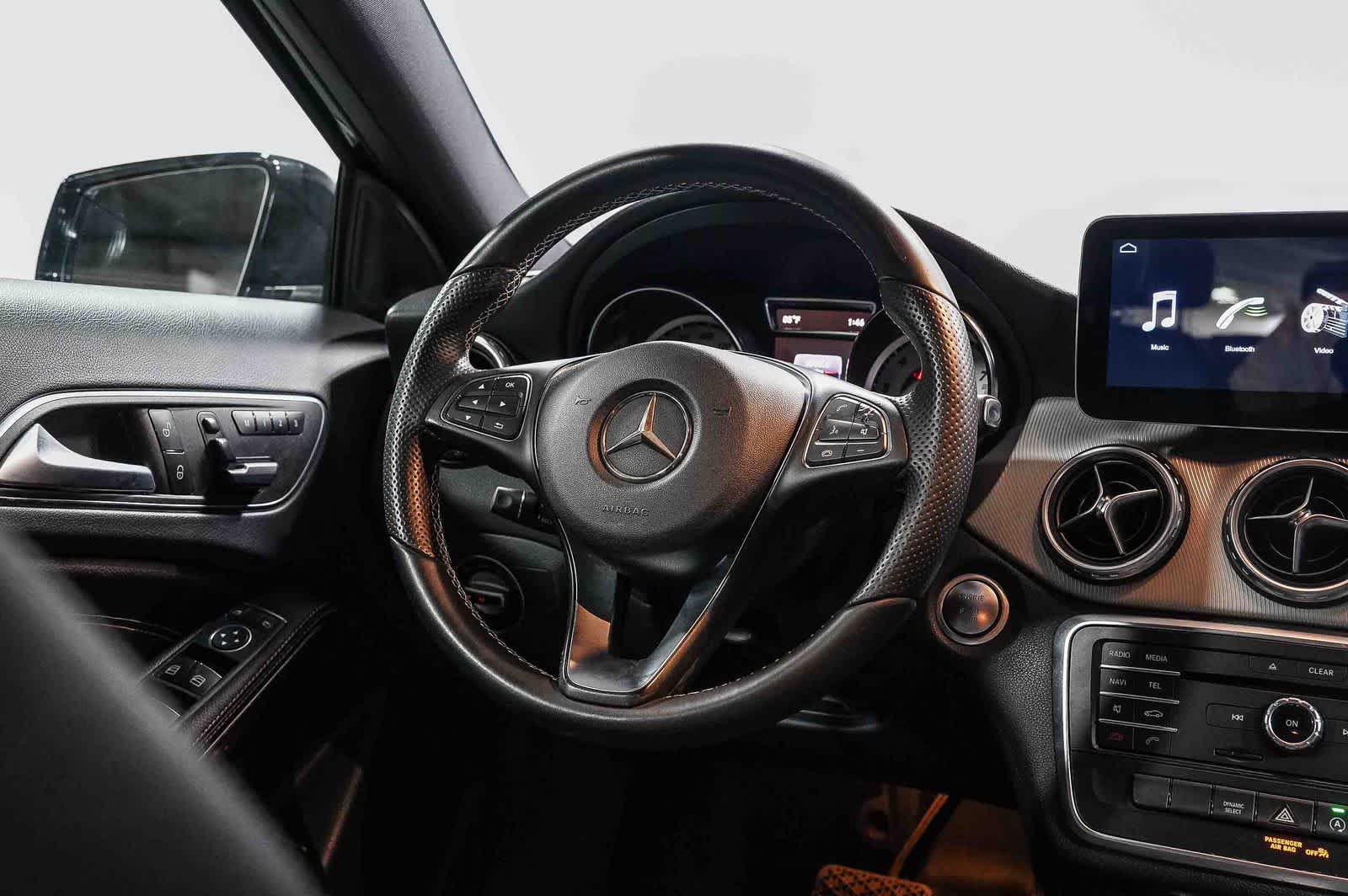 Thumbnail: 2016 Mercedes-Benz GLA - 15