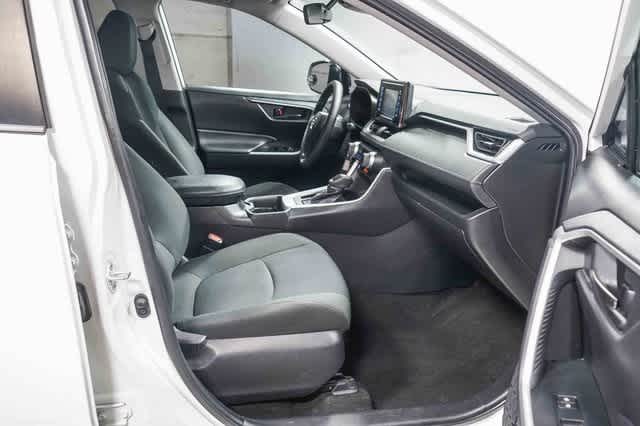 Thumbnail: 2021 Toyota RAV4 - 16