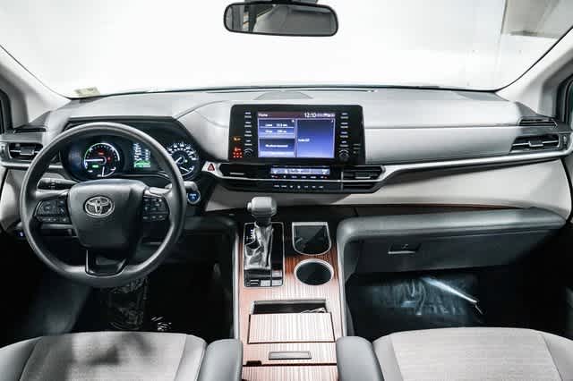 2024 Toyota Sienna LE 12