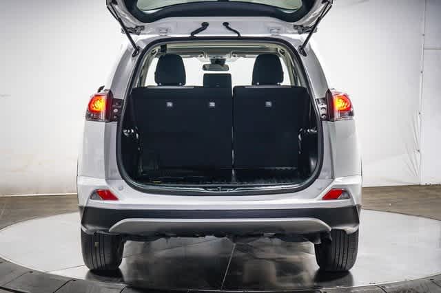 Thumbnail: 2018 Toyota RAV4 - 28