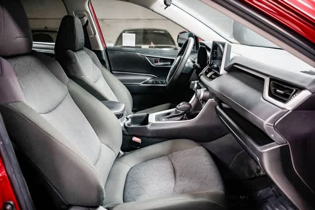 Thumbnail: 2023 Toyota RAV4 - 16