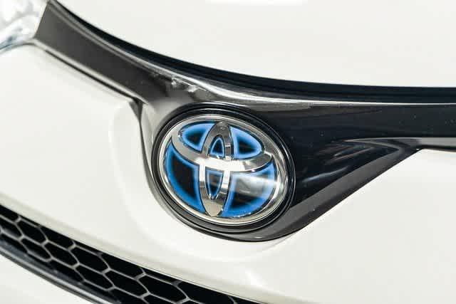 Thumbnail: 2017 Toyota RAV4 - 9