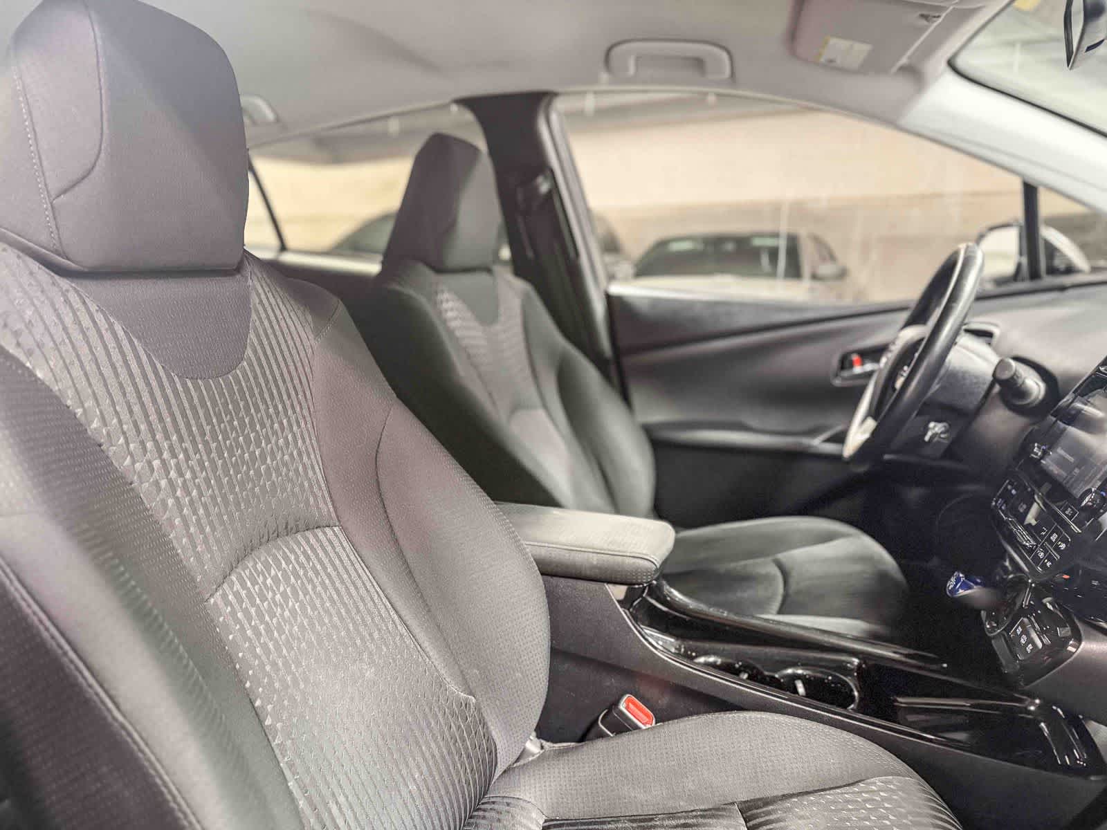 Thumbnail: 2019 Toyota Prius Prime - 16
