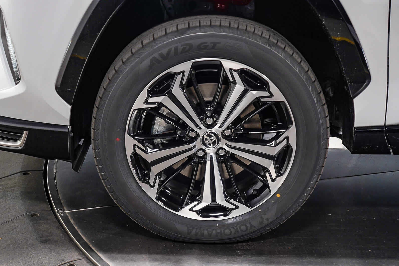 Thumbnail: 2025 Toyota RAV4 - 9