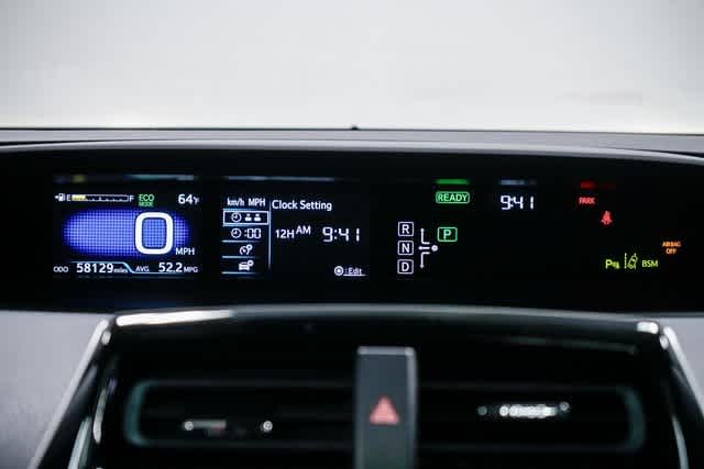 2017 Toyota Prius Four 15