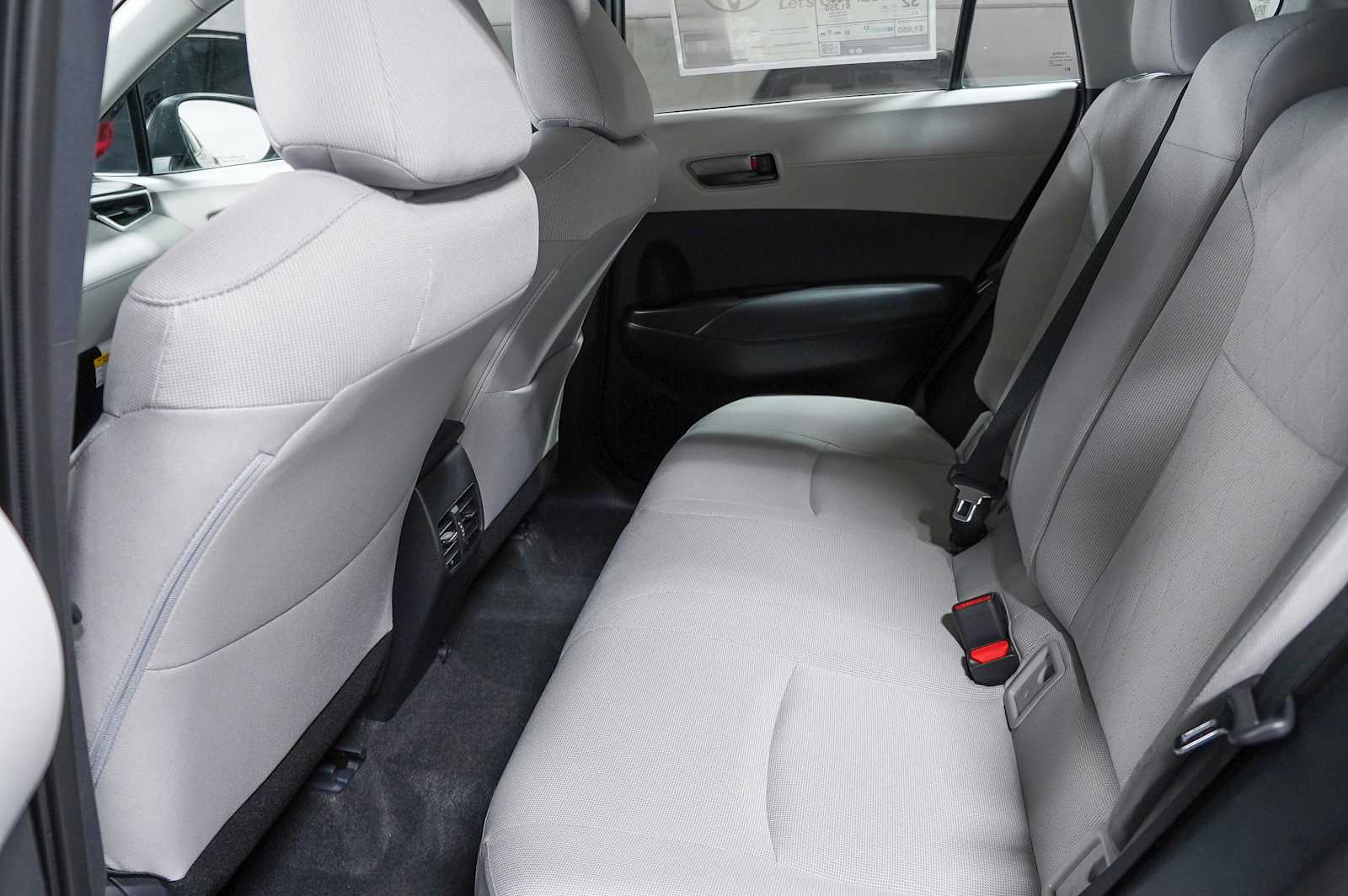 2025 Toyota Corolla Cross L 21