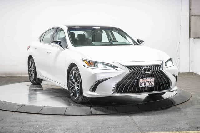 Thumbnail: 2022 Lexus ES - 5