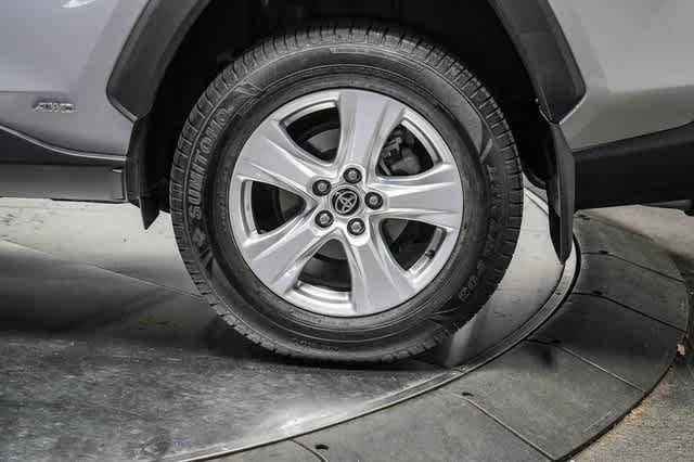 Thumbnail: 2021 Toyota RAV4 - 10