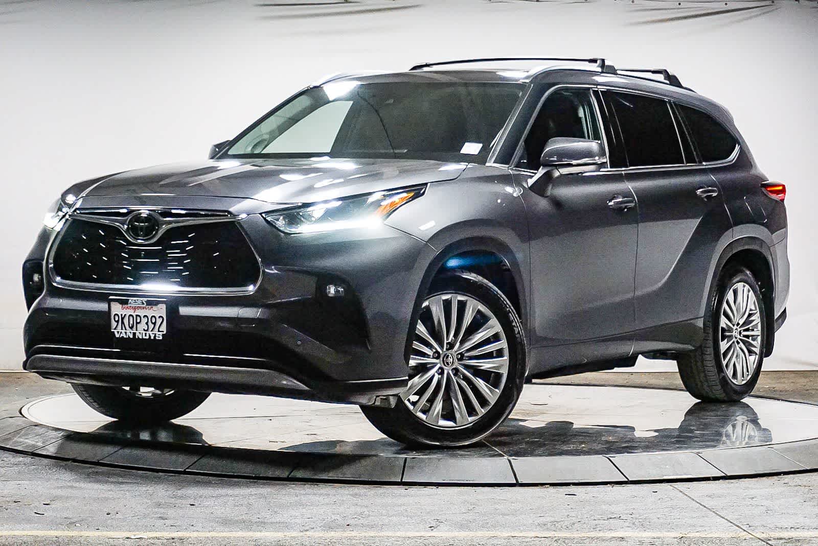 2023 Toyota Highlander Platinum -
                  Van Nuys, CA