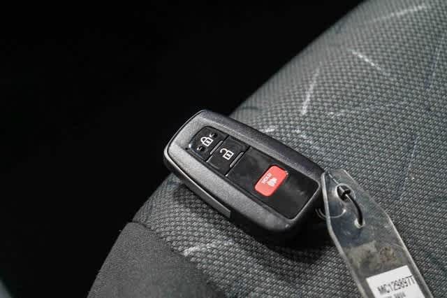 Thumbnail: 2021 Toyota RAV4 - 28
