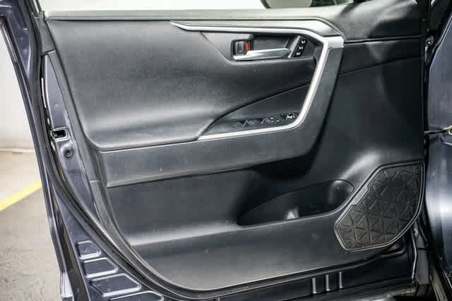 Thumbnail: 2019 Toyota RAV4 - 20