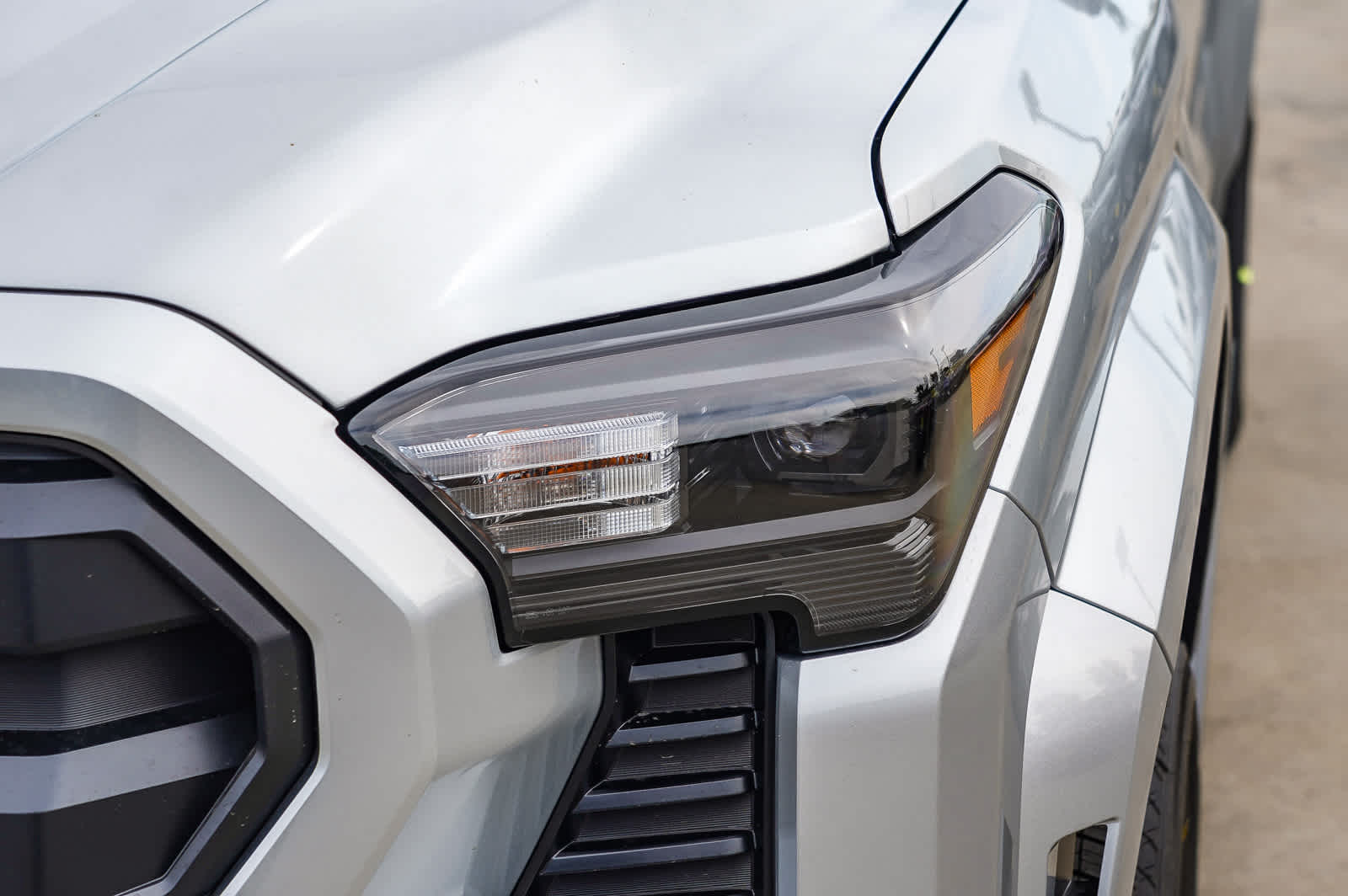 2025 Toyota Tacoma SR5 8