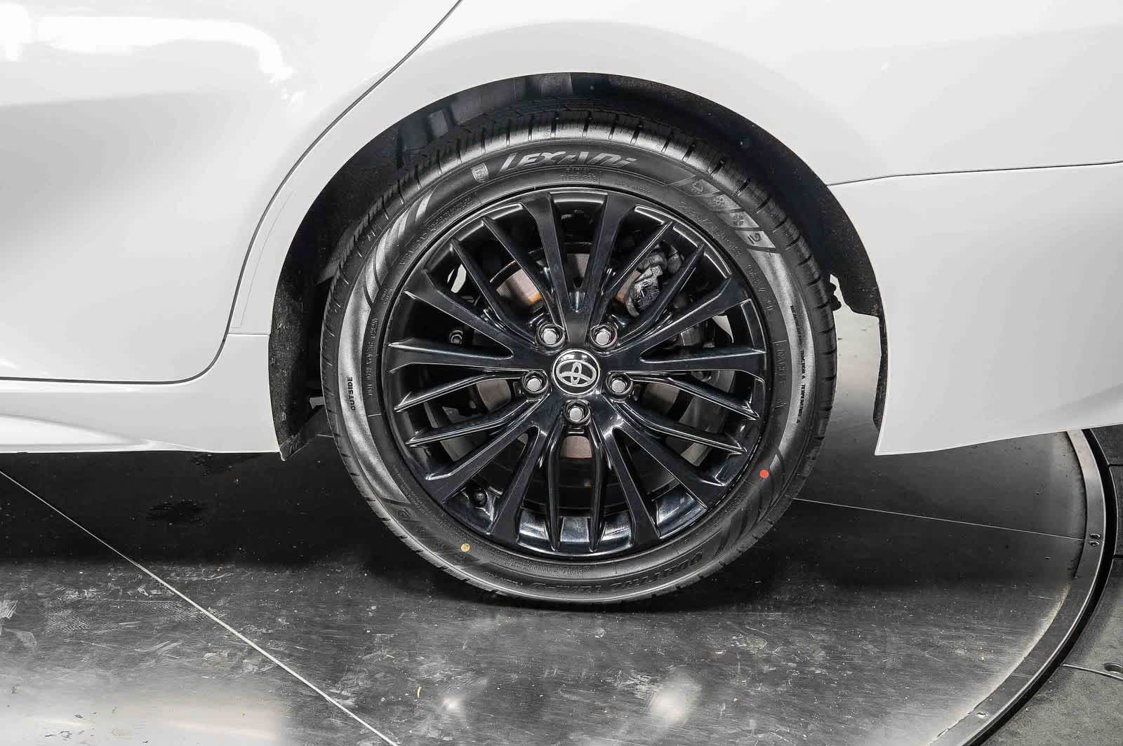 Thumbnail: 2021 Toyota Camry - 11