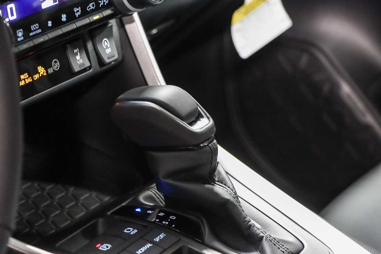 Thumbnail: 2025 Toyota RAV4 - 22